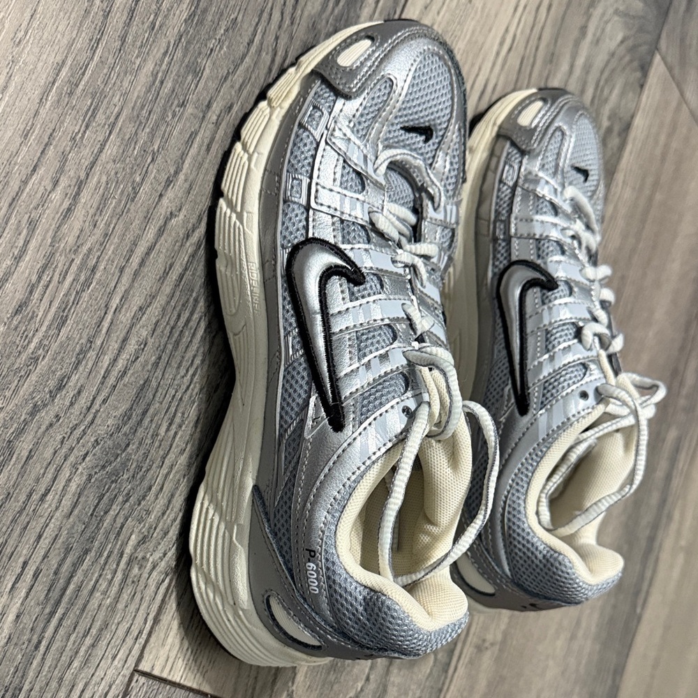 Nike P-6000 Womens/ Kids Metallic Silver Sneakers (Kids-4, Women’s 5.5)